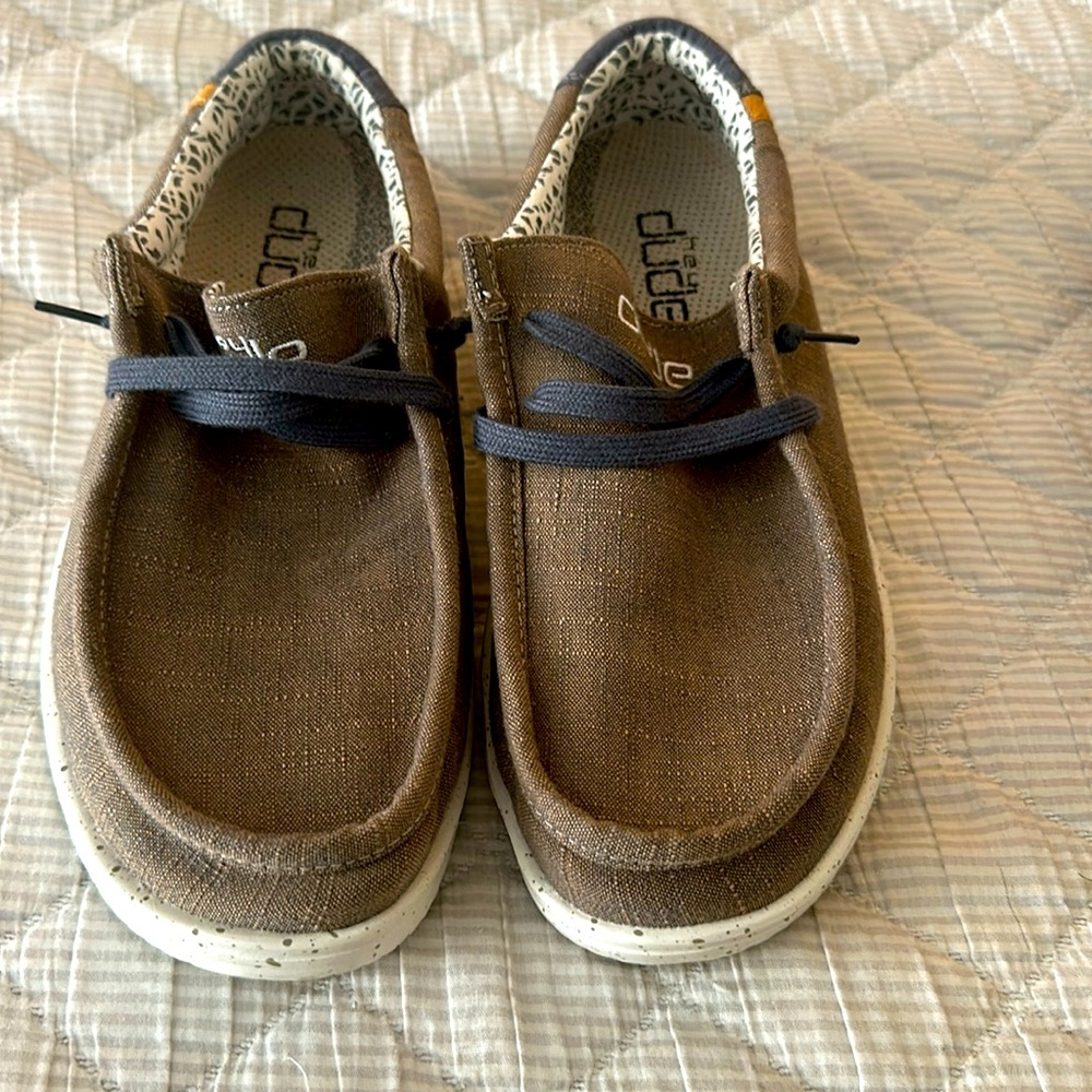 Men’s hey dude size 10 like new condition worn 3 times